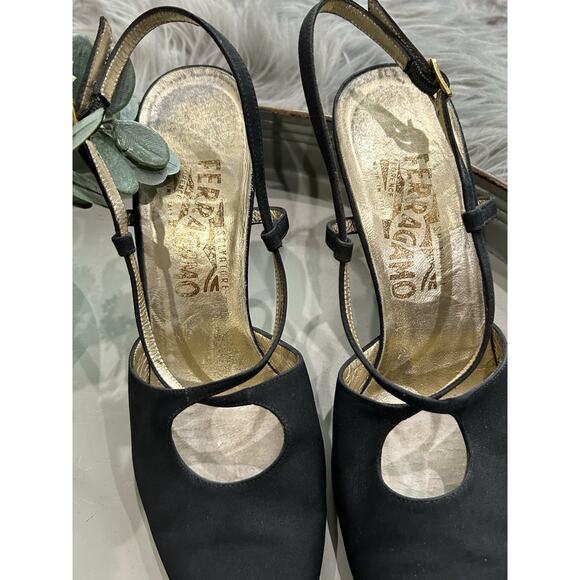 VTG Salvatore Ferragamo Women's Black Nylon Strappy Heels Size 8.5 Made In Italy - Picture 4 of 13